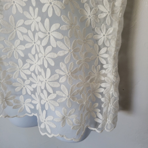 Kate Spade Women's 10 White Short Sleeve Blouse Embroidered Floral Top Sheer - Picture 4 of 9